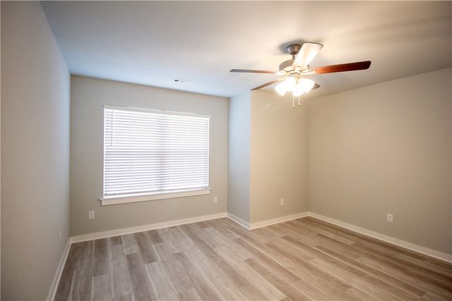 305 Pin Oak Street, Gentry, AR 72734