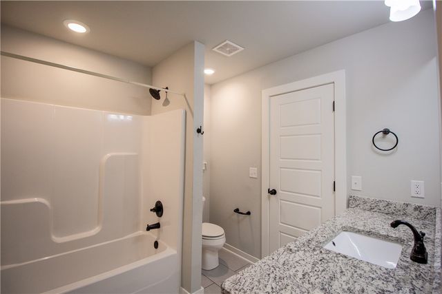 305 Pin Oak Street, Gentry, AR 72734