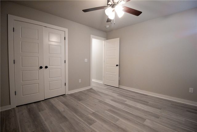 305 Pin Oak Street, Gentry, AR 72734