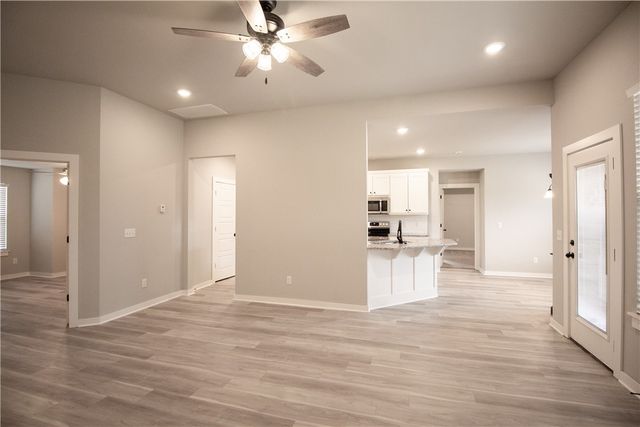 305 Pin Oak Street, Gentry, AR 72734