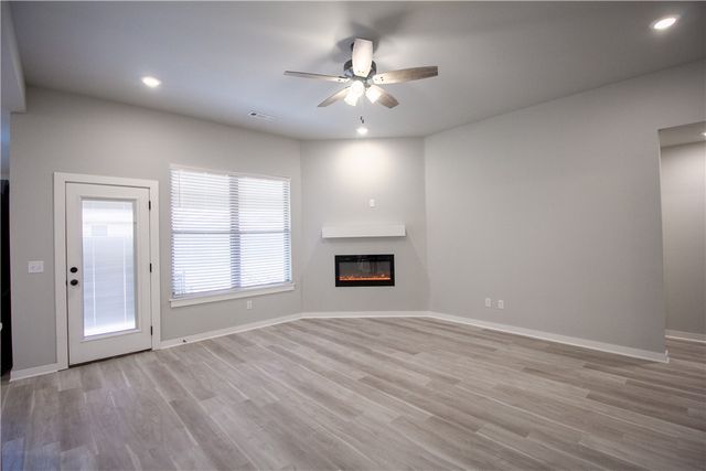 305 Pin Oak Street, Gentry, AR 72734