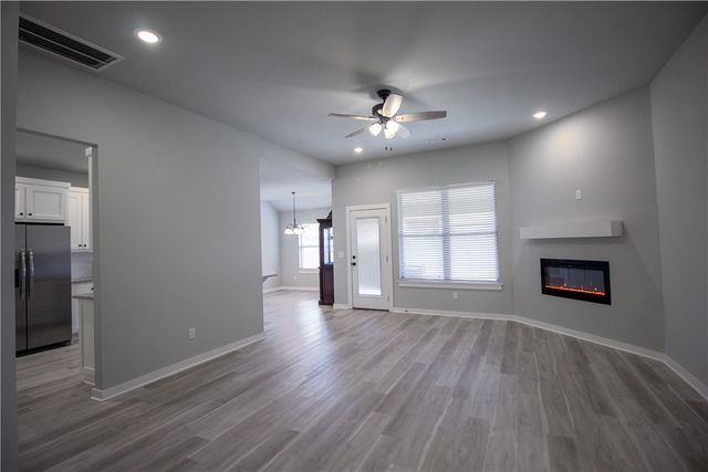 305 Pin Oak Street, Gentry, AR 72734