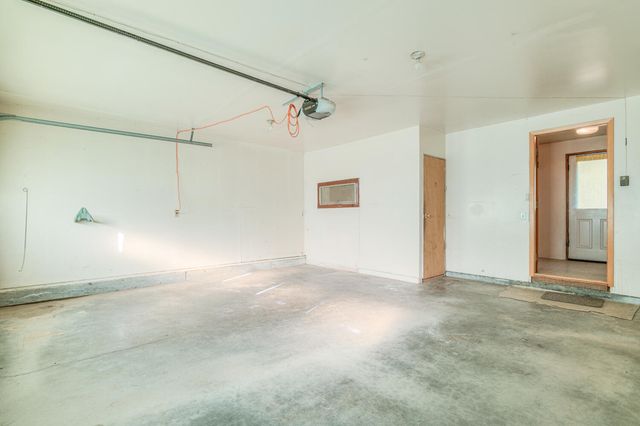 16054 Burgess Road, La Pine, OR 97739