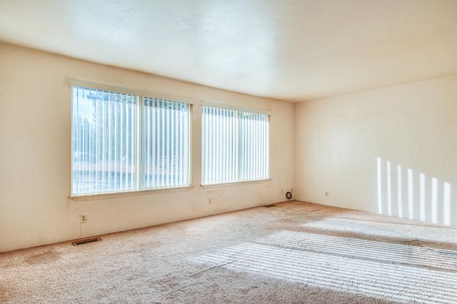 16054 Burgess Road, La Pine, OR 97739