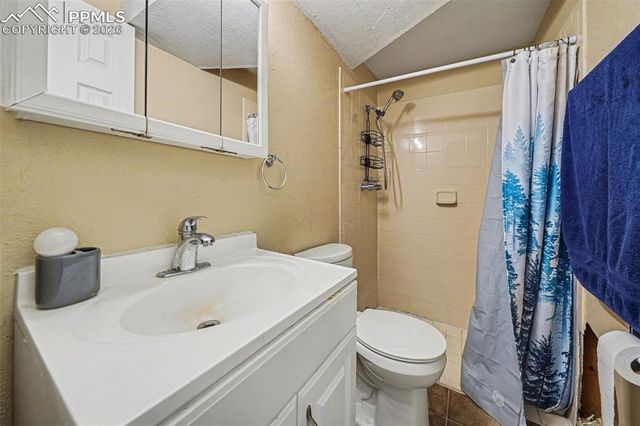 1027 De La Vista Lane, Colorado Springs, CO 80911