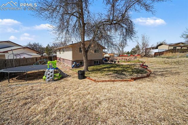 1027 De La Vista Lane, Colorado Springs, CO 80911