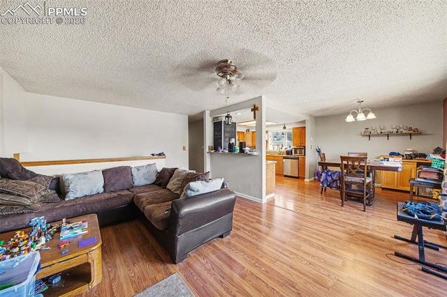 1027 De La Vista Lane, Colorado Springs, CO 80911