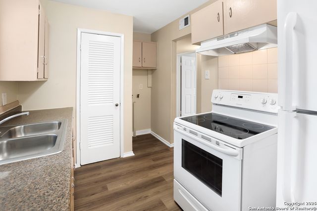 115 Harcourt, San Antonio, TX 78223