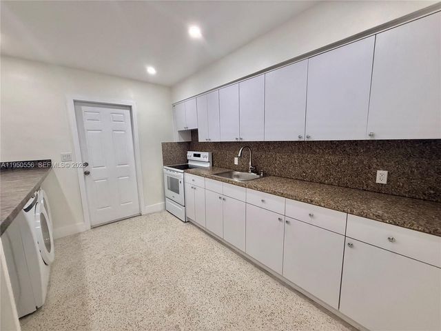 3400 SW 17th St 1, Miami, FL 33145