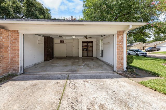 16410 Hickory Knoll Drive, Houston, TX 77059