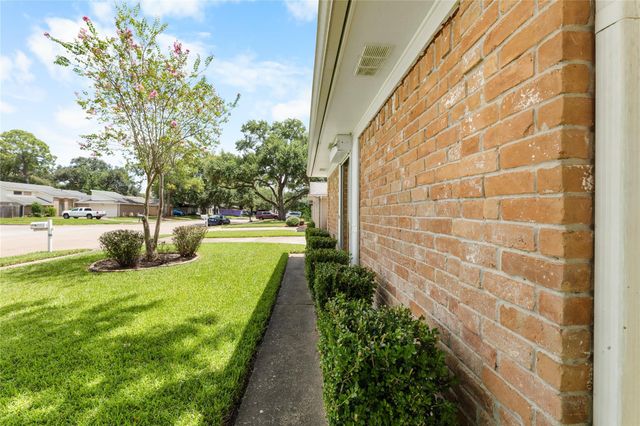 16410 Hickory Knoll Drive, Houston, TX 77059