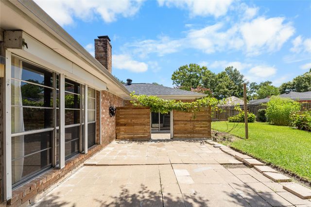 16410 Hickory Knoll Drive, Houston, TX 77059