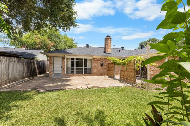 16410 Hickory Knoll Drive, Houston, TX 77059