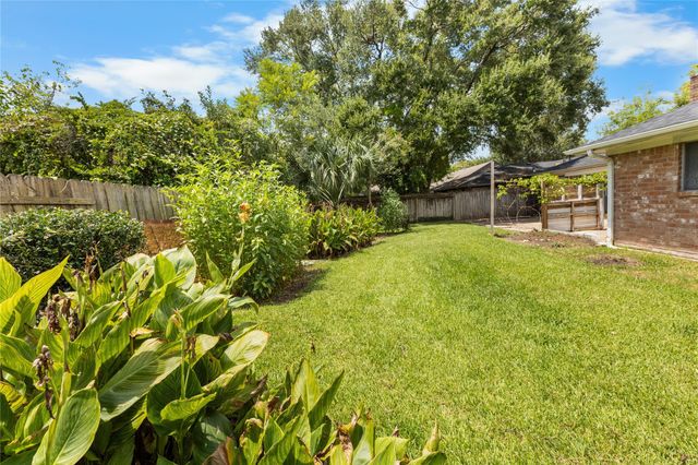 16410 Hickory Knoll Drive, Houston, TX 77059