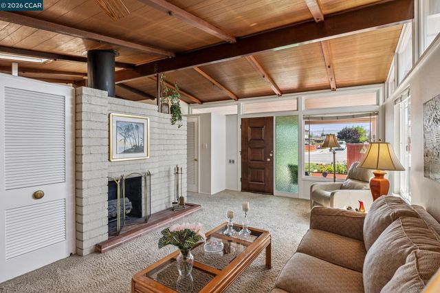 27621 Loyola Ave, Hayward, CA 94545