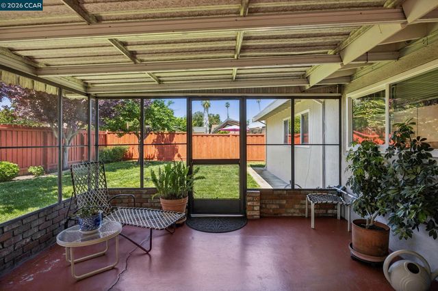 27621 Loyola Ave, Hayward, CA 94545
