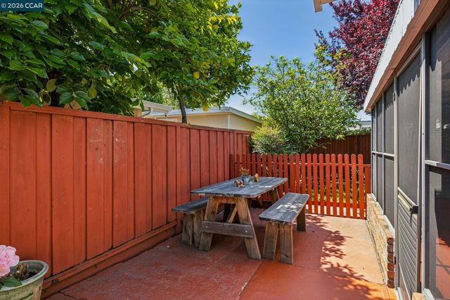 27621 Loyola Ave, Hayward, CA 94545