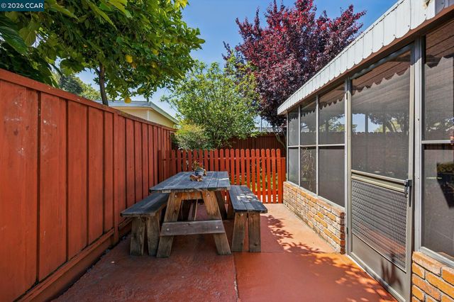 27621 Loyola Ave, Hayward, CA 94545