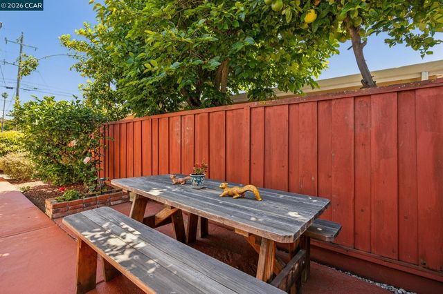 27621 Loyola Ave, Hayward, CA 94545