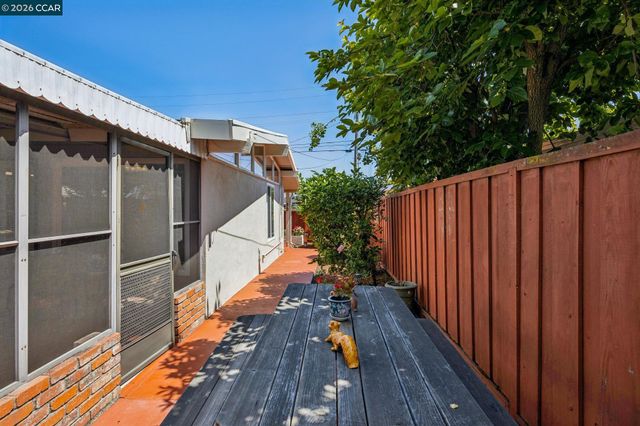 27621 Loyola Ave, Hayward, CA 94545