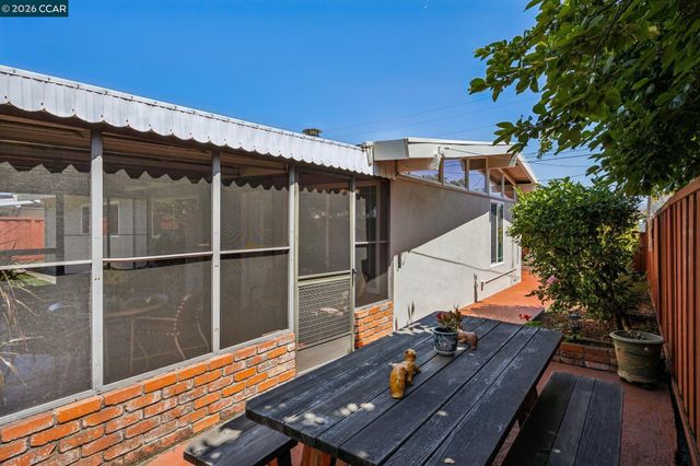 27621 Loyola Ave, Hayward, CA 94545