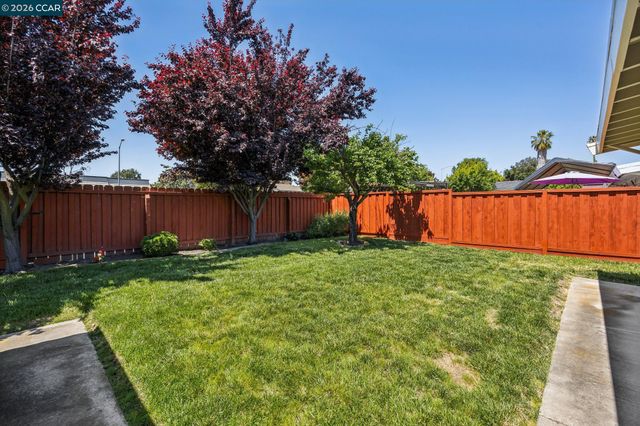 27621 Loyola Ave, Hayward, CA 94545