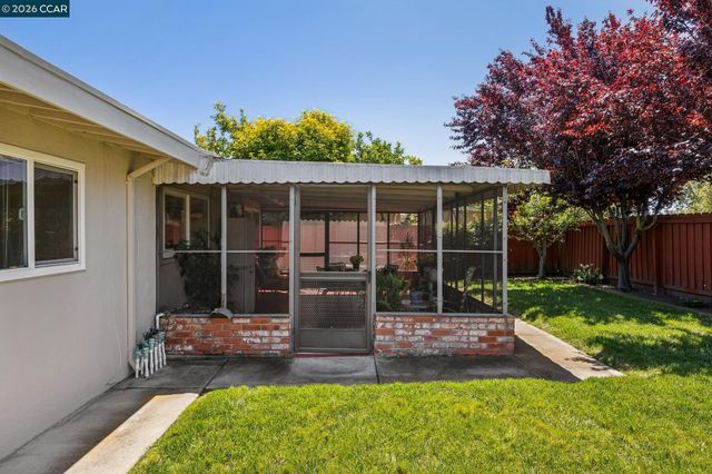27621 Loyola Ave, Hayward, CA 94545