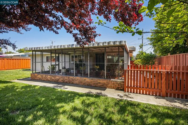 27621 Loyola Ave, Hayward, CA 94545