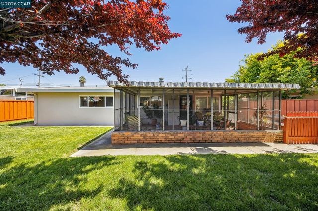 27621 Loyola Ave, Hayward, CA 94545