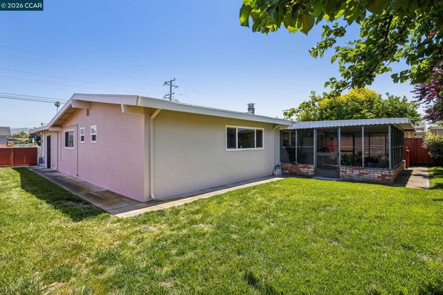 27621 Loyola Ave, Hayward, CA 94545