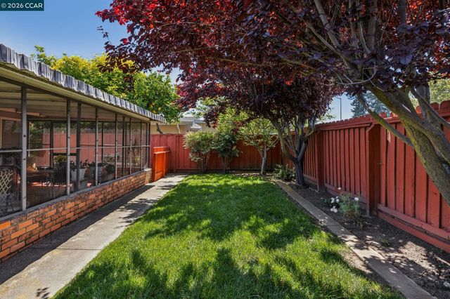27621 Loyola Ave, Hayward, CA 94545