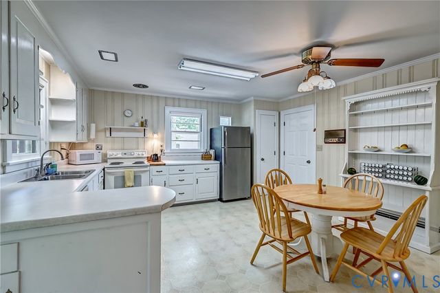 1817 Pocoshock Blvd, North Chesterfield, VA 23235