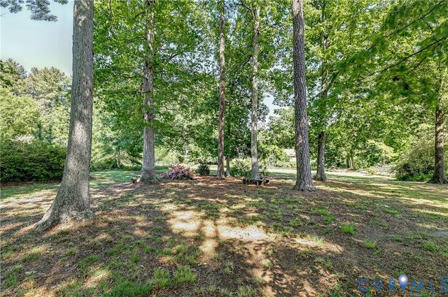 1817 Pocoshock Blvd, North Chesterfield, VA 23235