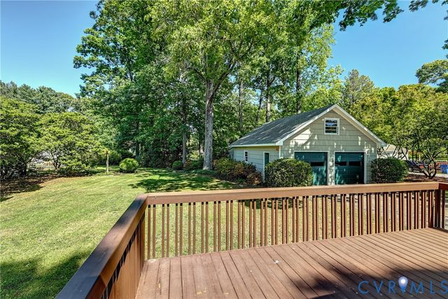 1817 Pocoshock Blvd, North Chesterfield, VA 23235