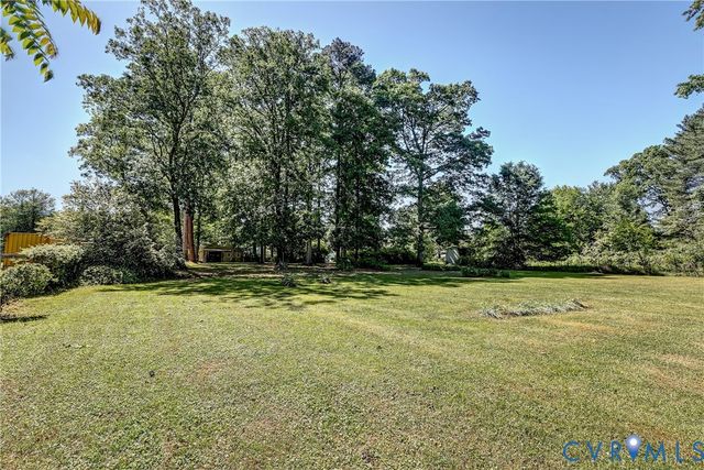 1817 Pocoshock Blvd, North Chesterfield, VA 23235