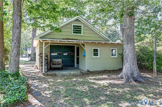 1817 Pocoshock Blvd, North Chesterfield, VA 23235