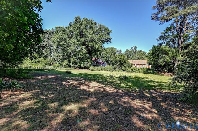 1817 Pocoshock Blvd, North Chesterfield, VA 23235