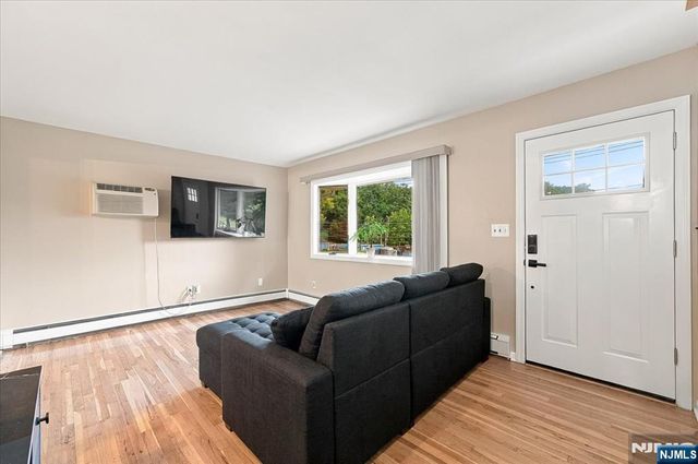 2 Crescent Road, Hopatcong, NJ 07843