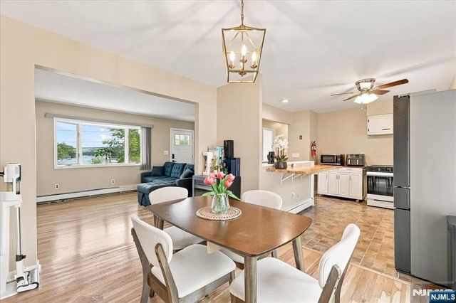 2 Crescent Road, Hopatcong, NJ 07843