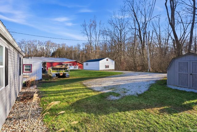 23 EMS B1E Lane, Leesburg, IN 46538