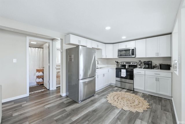 23 EMS B1E Lane, Leesburg, IN 46538