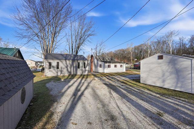 23 EMS B1E Lane, Leesburg, IN 46538