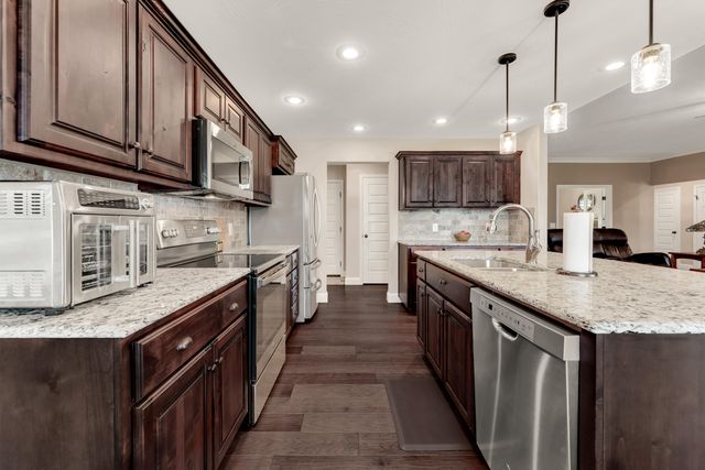 6060 S Brookside Lane, Battlefield, MO 65619