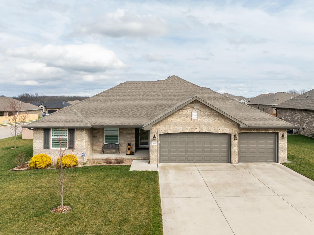 6060 S Brookside Lane, Battlefield, MO 65619