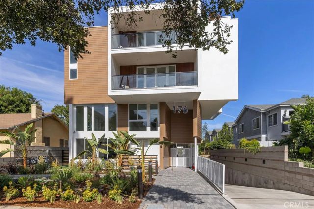 176 N Catalina Avenue 401, Pasadena, CA 91106
