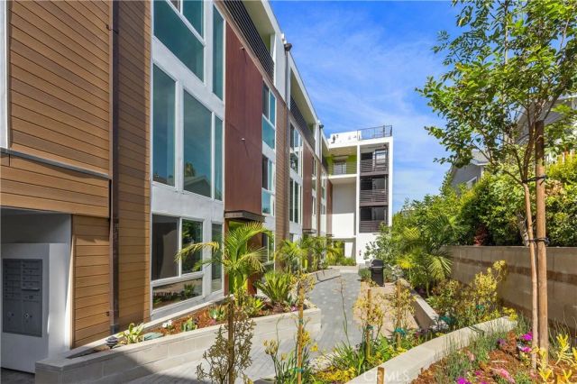 176 N Catalina Avenue 401, Pasadena, CA 91106