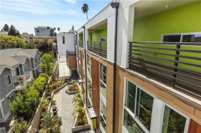 176 N Catalina Avenue 401, Pasadena, CA 91106