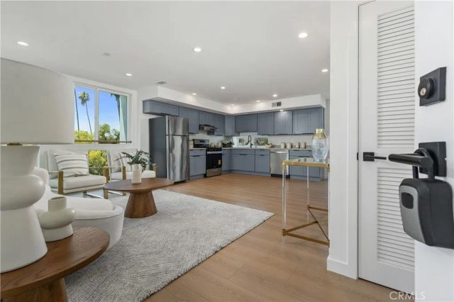 176 N Catalina Avenue 401, Pasadena, CA 91106