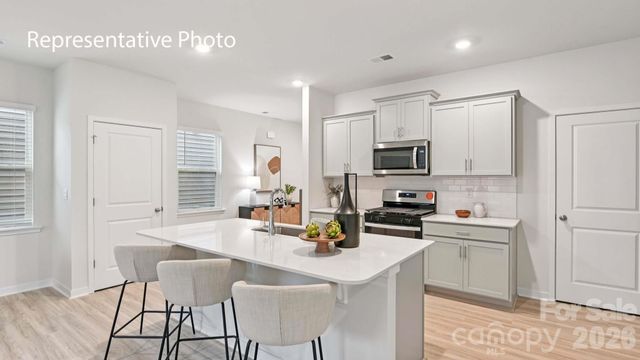 676 13th Avenue Drive NE, Hickory, NC 28601
