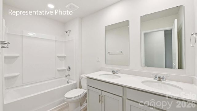 676 13th Avenue Drive NE, Hickory, NC 28601